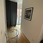 Stilvolles Apartment In Duesseldorf Am Medienhafen